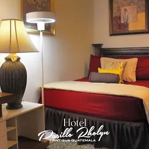 Pasillo Rholyn Hotel